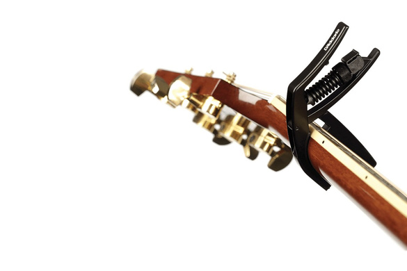 D'ADDARIO CP15 NS Artist Drop-Tune Capo do gitary AK/EL