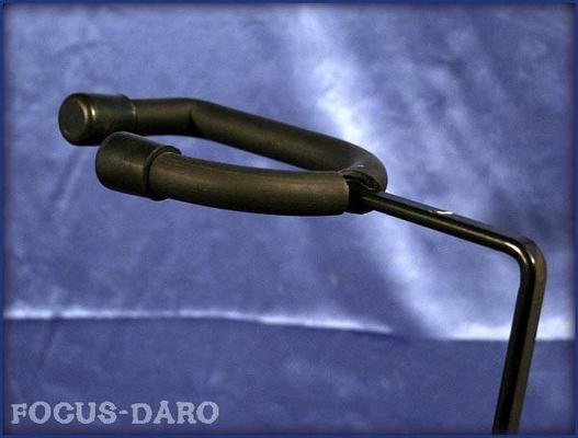 Bardzo dobry, stabilny statyw do gitar basowych i elektrycznych Git 6 E